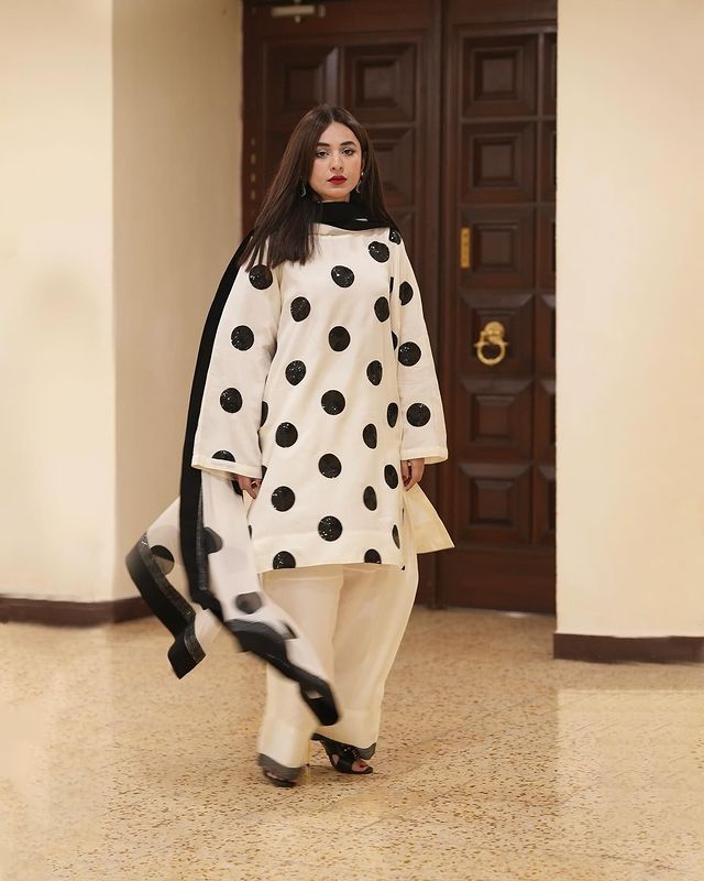 Zara Shahjahan White Lawn Collection Replica Wearing By Yumna Zaidi