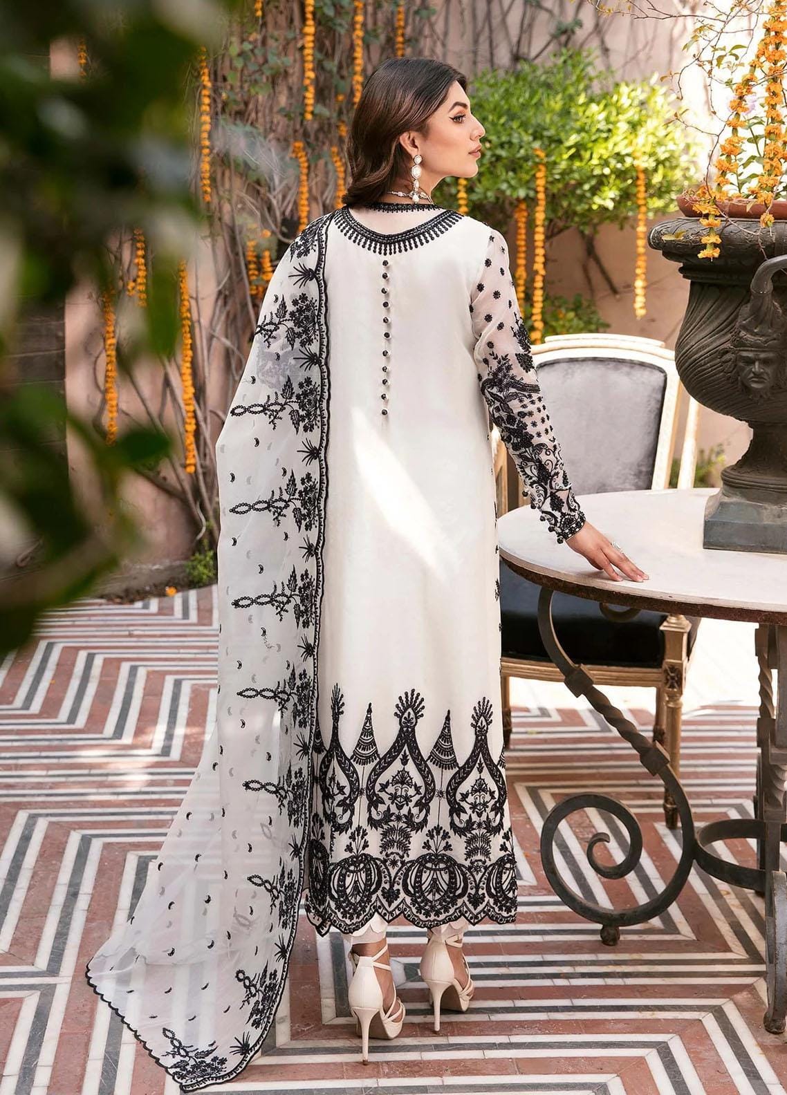 Akbar Aslam White Formal Collection Chiffon Replica